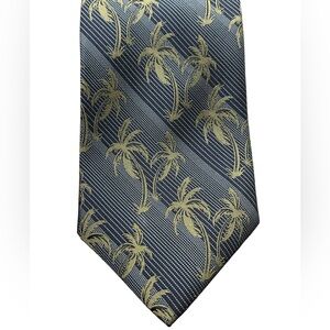 🔥🌴Vintage TOMMY BAHAMA 100% silk tie. Deep blue with olive palm tees. Mint‼️